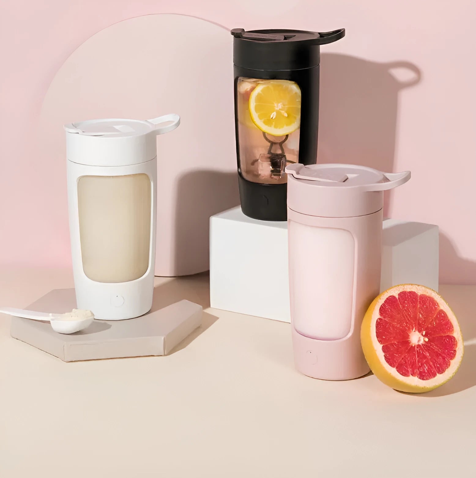 Portable USB blender with 650ml automatic mixing cup in black, blue, pink, or white colours
