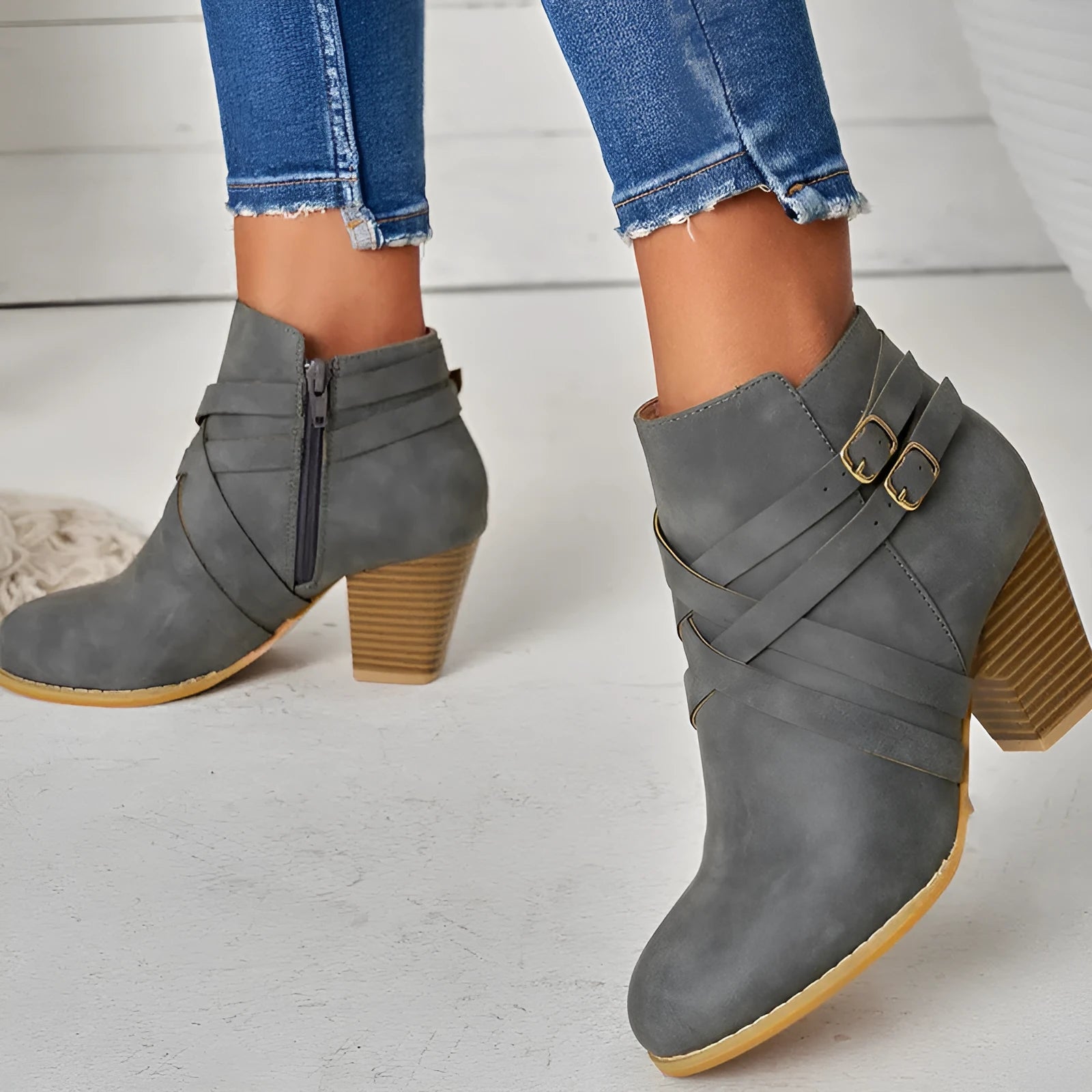 Short boots with side zipper, 7cm heel, buckle details, available in black, brown and grey colours