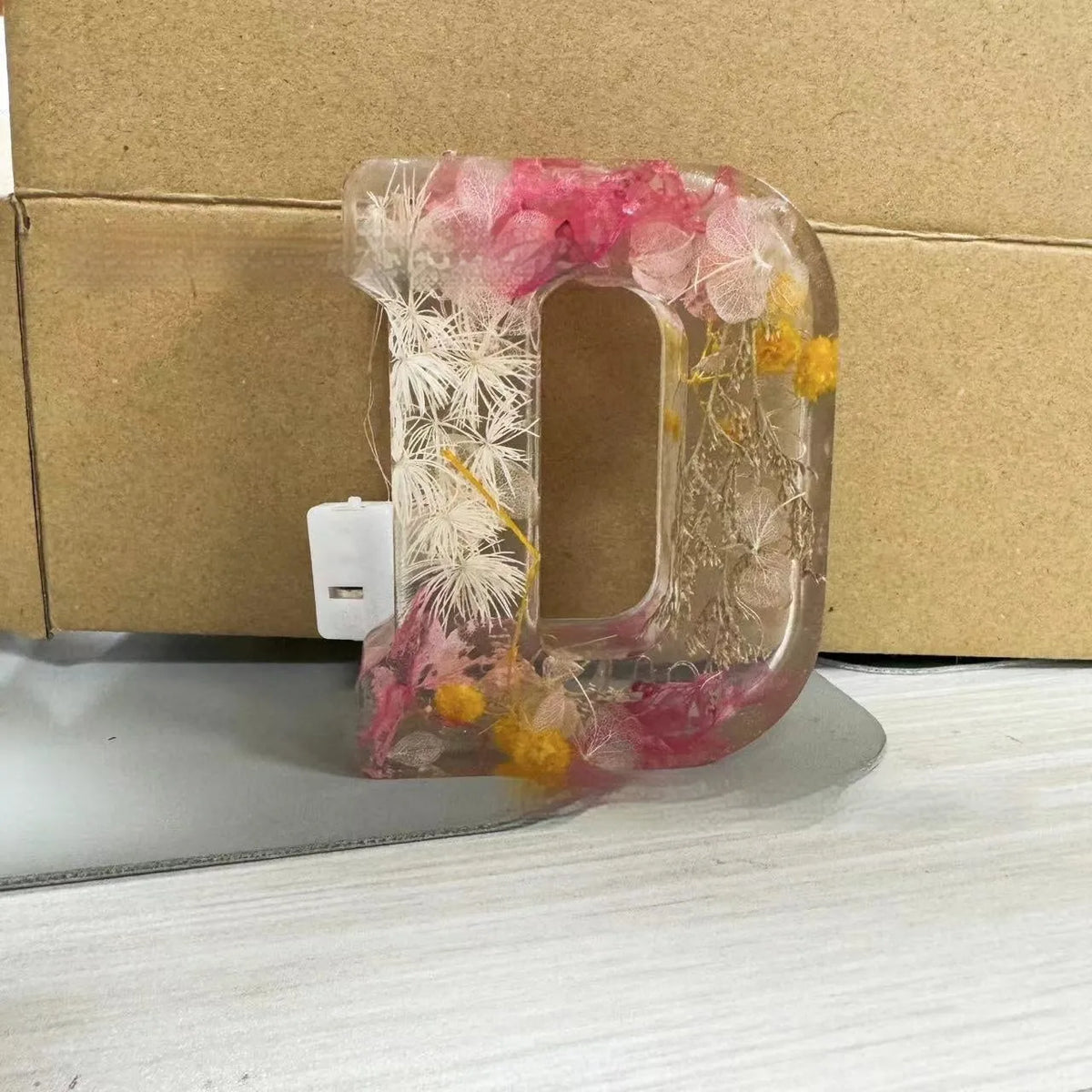 Letter flower transparent resin night light ornament, 15cm x 15cm x 2cm, modern simplicity decorative alphabet floral night lamp