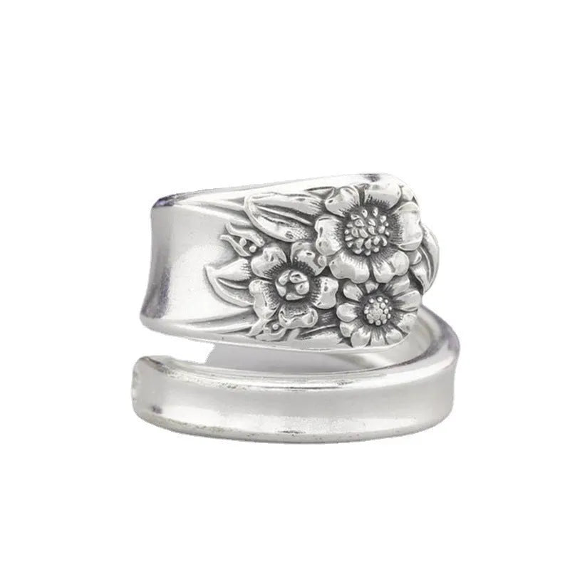 Copper flower shaped ring with adjustable opening in daisy colour vintage style