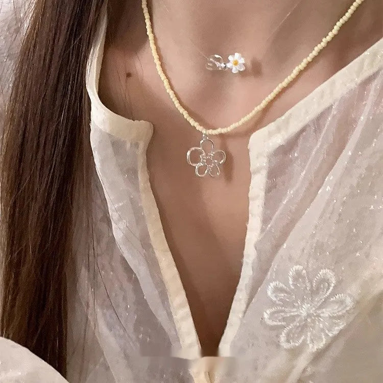 Women's colourful beaded hollow flower necklace in copper with Korean style and U-shaped design