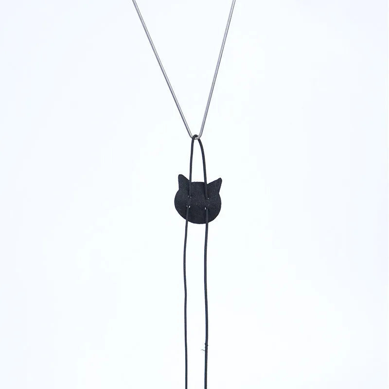 Pet telescopic hanging door cat toy with mouse plush on elastic rope attached to a door frame