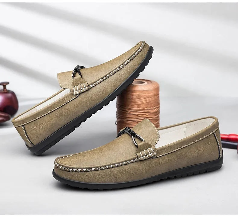 Breathable two-layer cowhide slip-on casual shoes with rubber sole, round toe, and sewing thread details