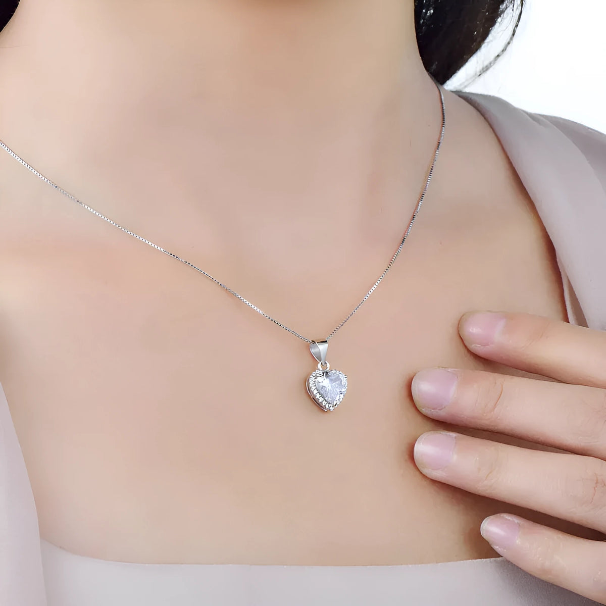 S925 silver heart-shaped zircon and diamond full diamond necklace with box chain for women