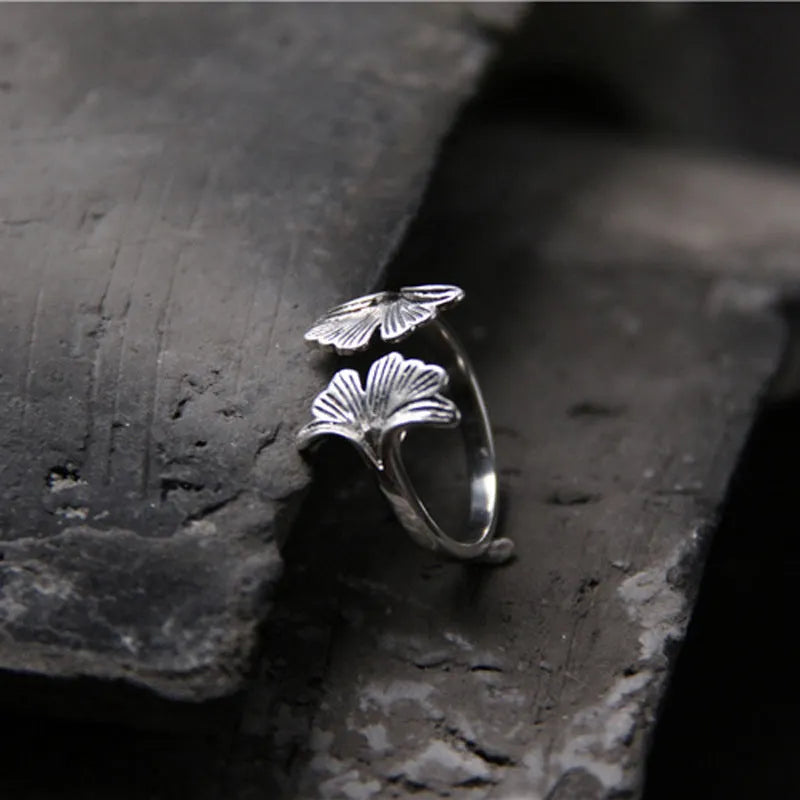 Vintage distressed ginkgo leaf ring in retro J02280 colour with copper base and adjustable open band