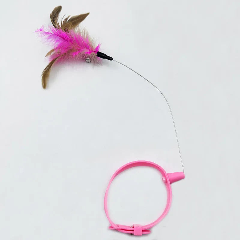 Collar-mounted cat toy with steel wire teaser, feather and bell elements, adjustable plastic collar for 17-27cm neck cats