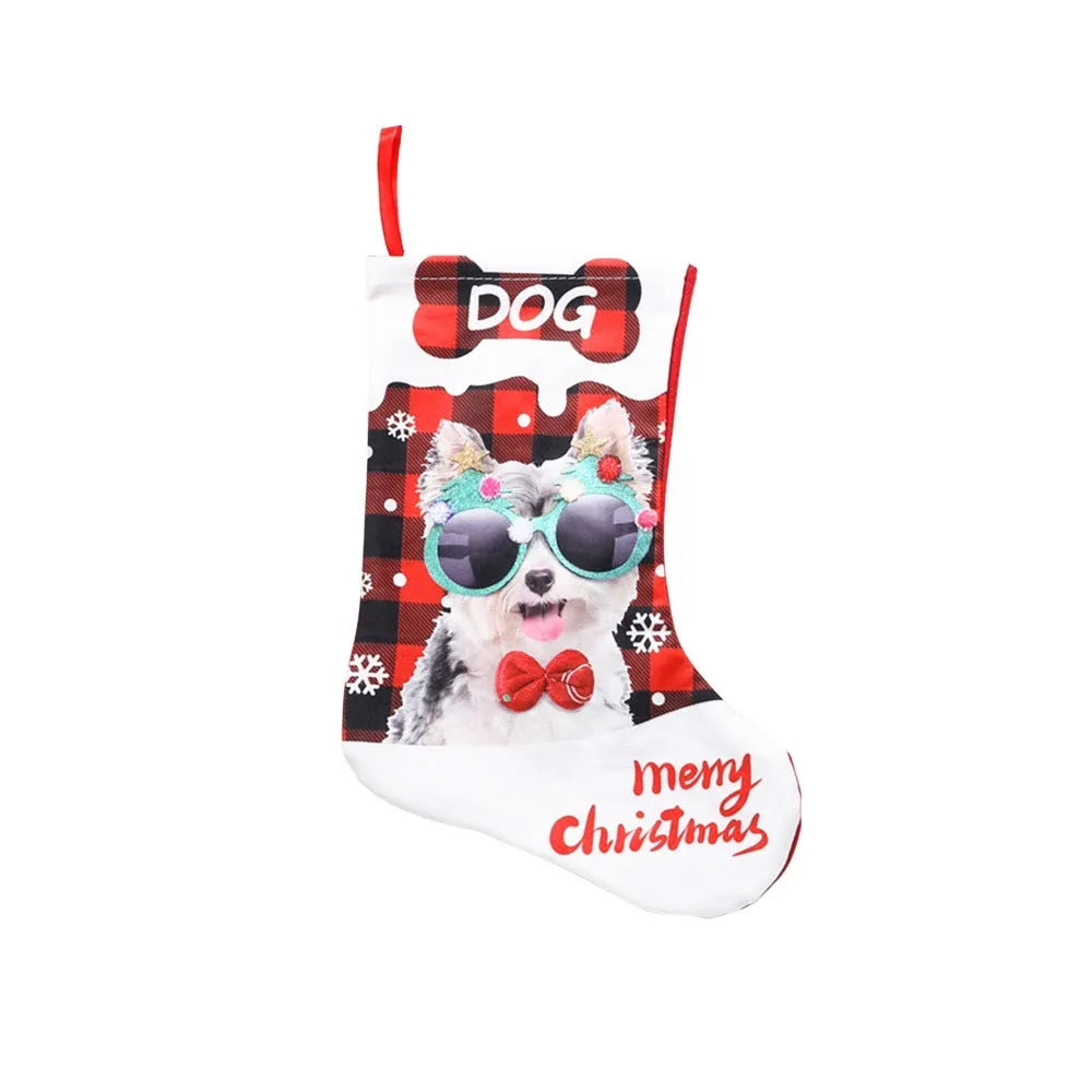 Cloth Christmas wall hanging decoration with printed puppy and cat designs in plaid patterns