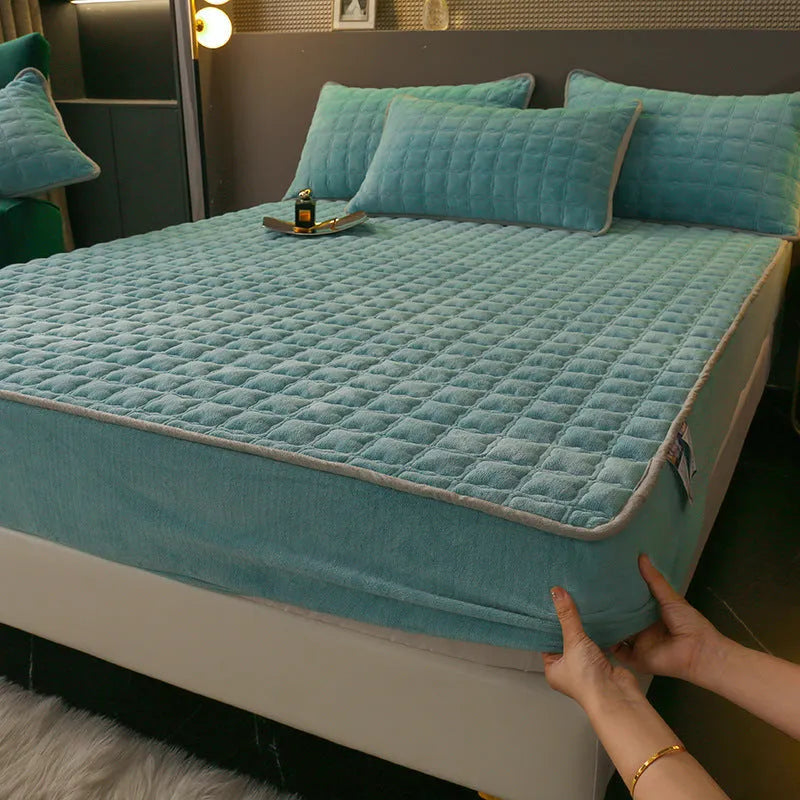 Fleece-lined milk fiber quilted fitted sheet in simple style for single bed, winter thickened
