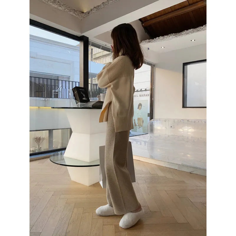 Women's thick knitted wide-leg trousers in high waist straight leg style for winter wear
