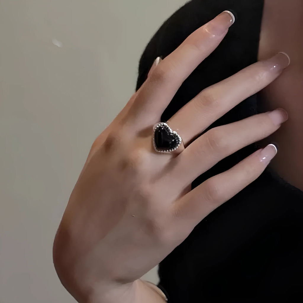 S925 sterling silver ring with heart-shaped black agate stone and adjustable opening