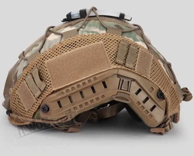Camouflage nylon protective sleeve for standard helmet, measuring 33x24.5cm