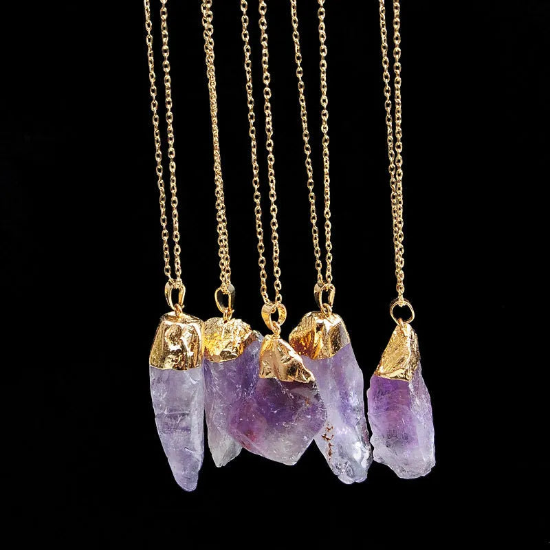 Crystal pendant necklace with natural stone and dyeing finish on adjustable chain