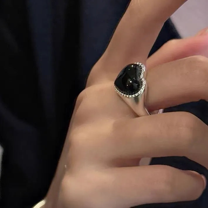 S925 sterling silver ring with heart-shaped black agate stone and adjustable opening