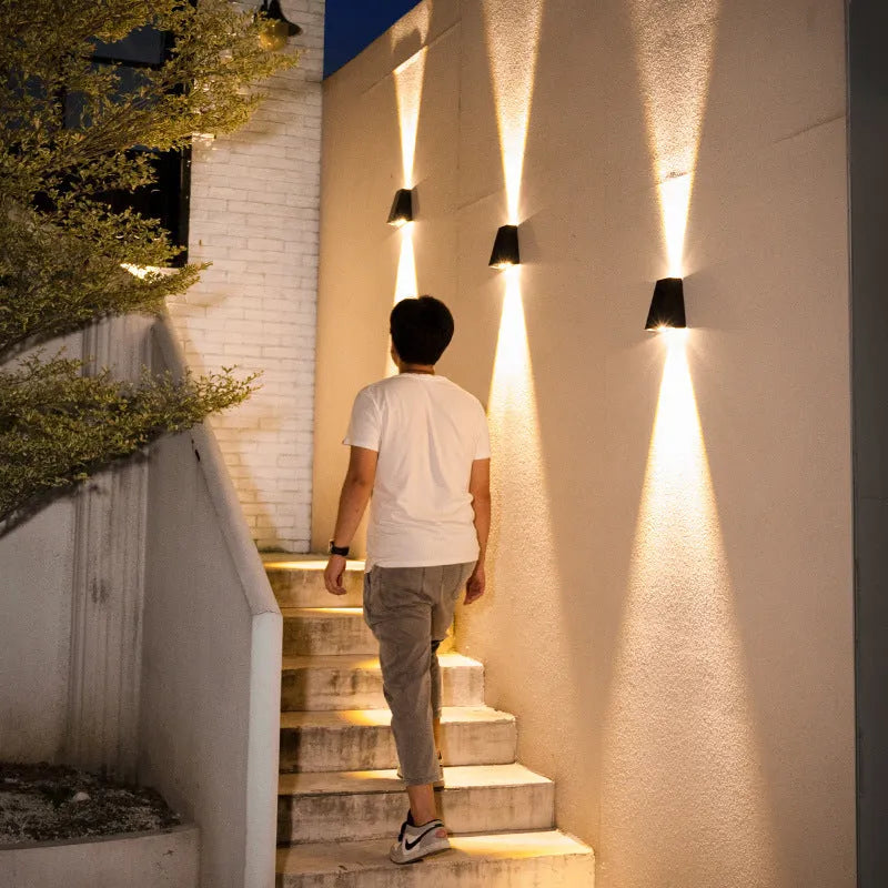 Solar outdoor wall lamp with IP66 protection, 5W LED, 2000mAh battery, ABS housing, for corridor and garden