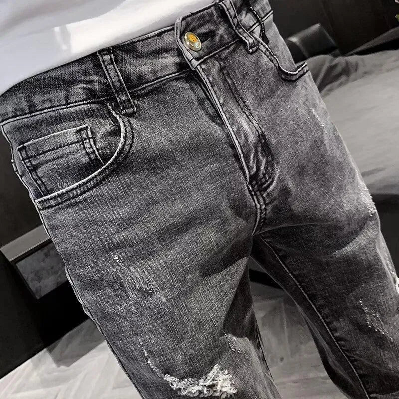 Men's high-waisted denim jeans with button fly in picture colour