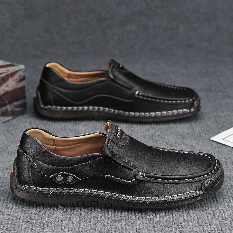 Handmade stitching men's outdoor shoes with leather lining and rubber sole in black leather, flat heel, size 38 to 48