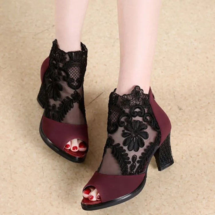 Lucyever women's black gladiator sandals with flower lace, peep toe, square heel, and side zip.