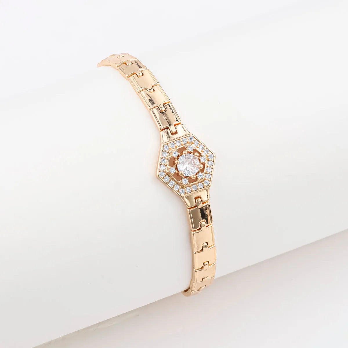 18K gold-plated butterfly clover bracelet with zircon stones on women's wrist