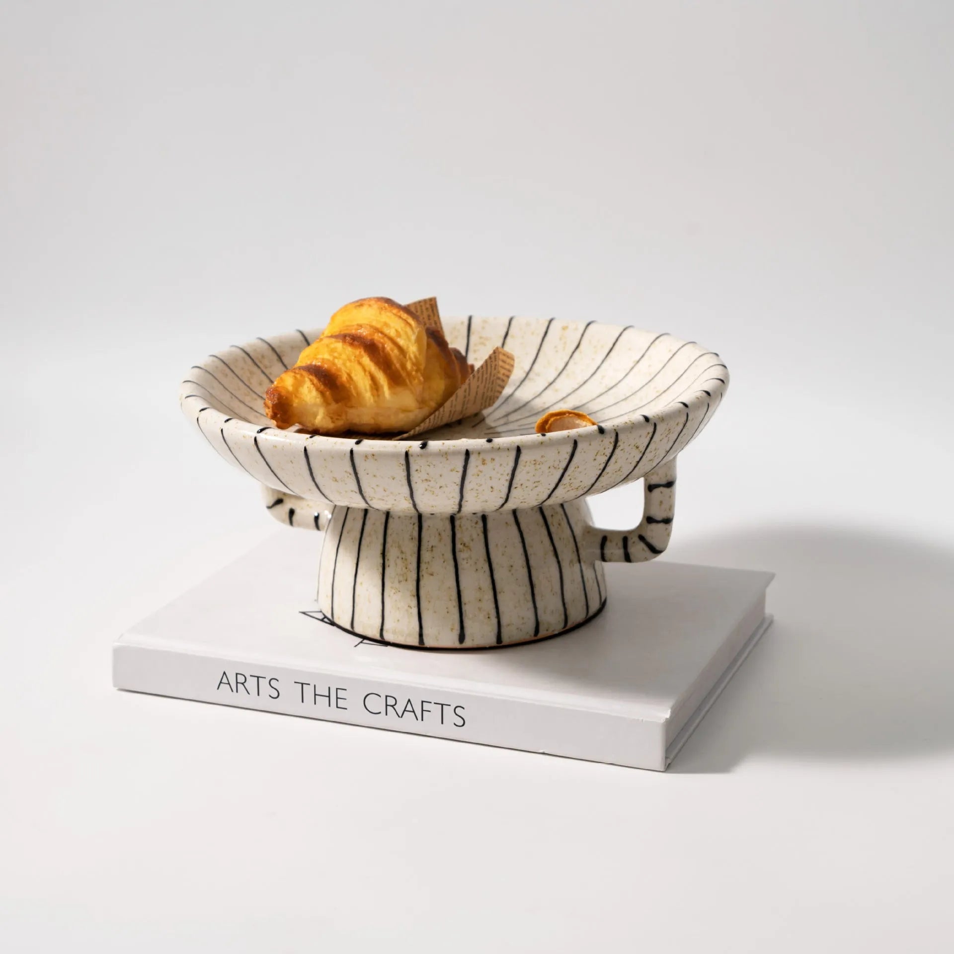 Black and white striped synthetic resin dessert plate for fruit or retro home decor