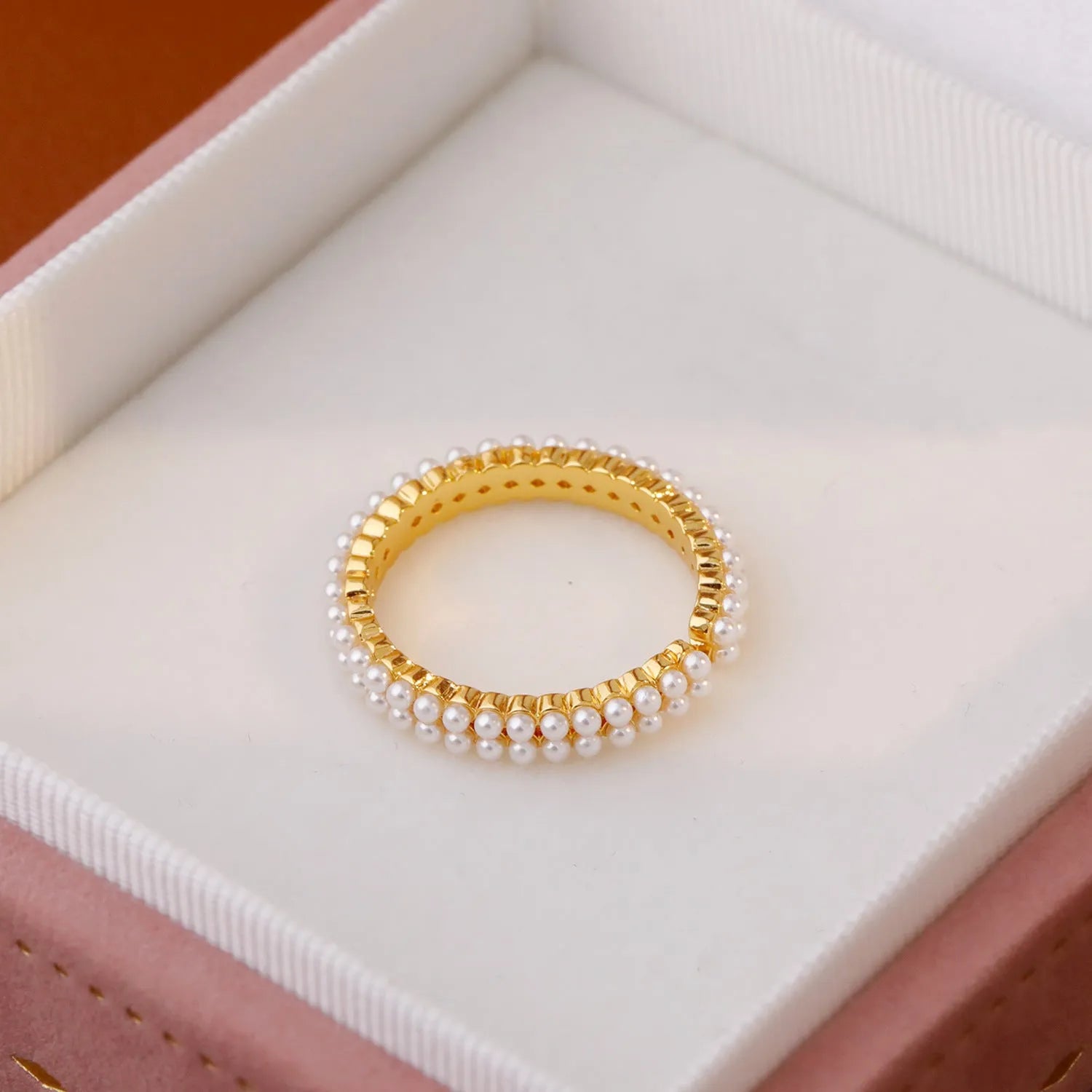 Gold geometric open mouth pearl ring for women with round elements and electroplated finish