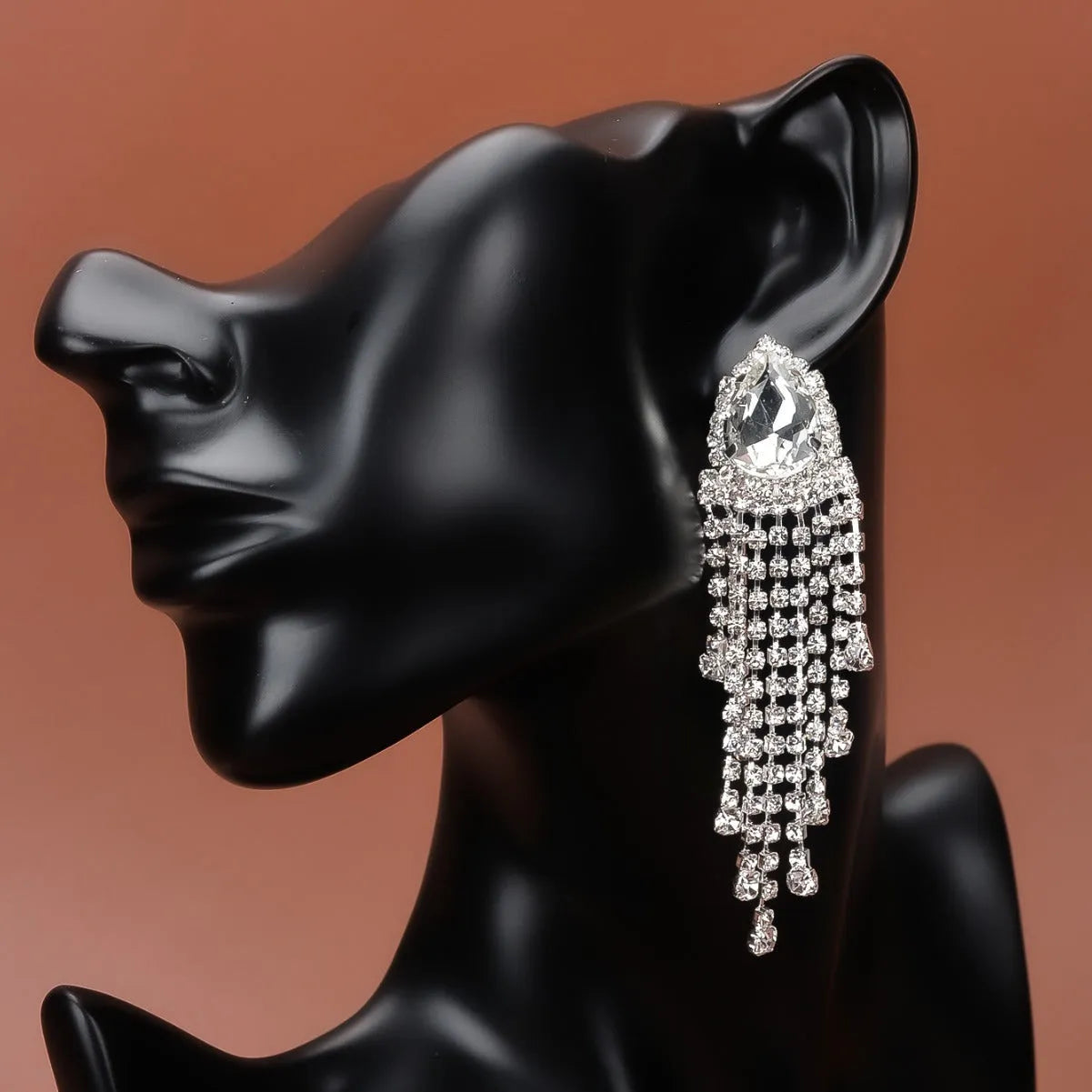 Rhinestone tassel earrings drop-shaped diamond treatment process silver green red 10x2.5cm women fashion OL