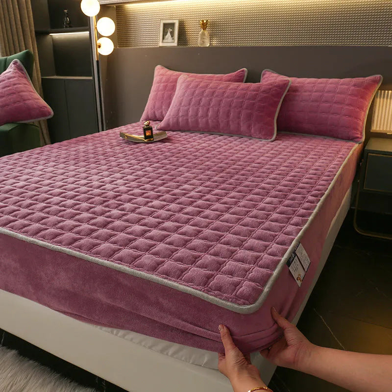 Fleece-lined milk fiber quilted fitted sheet in simple style for single bed, winter thickened