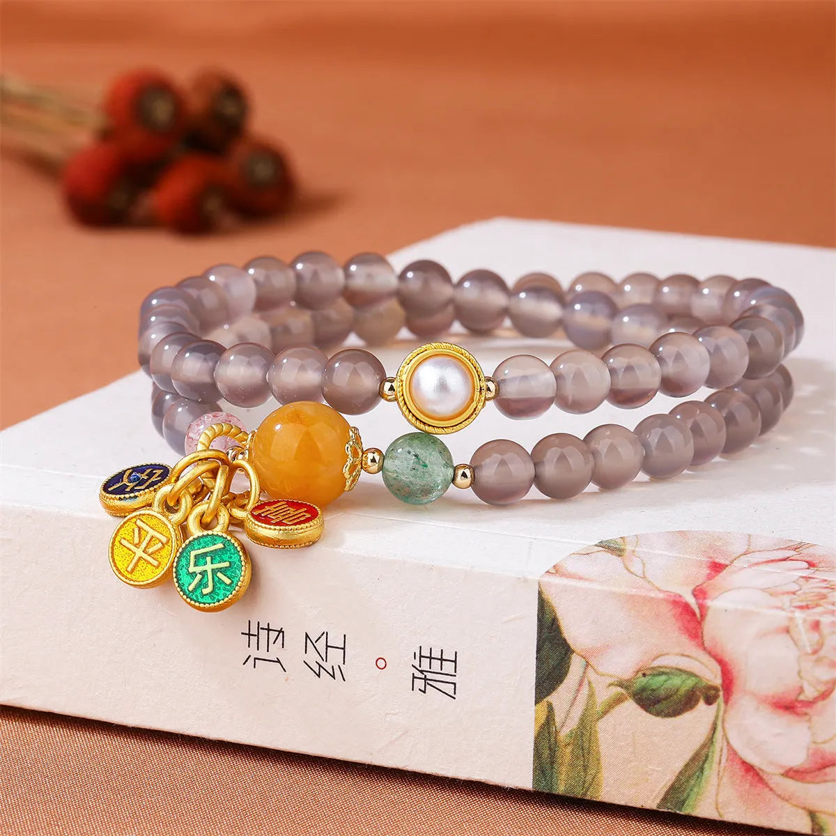 Natural gray agate bracelet with two-circle design and retro styling for women