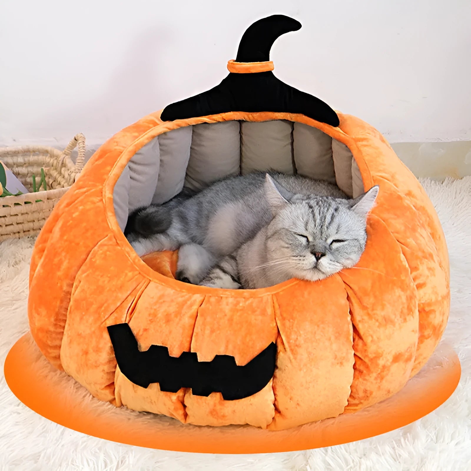 Pumpkin-shaped fabric cat bed in black or orange colour for Halloween or winter use
