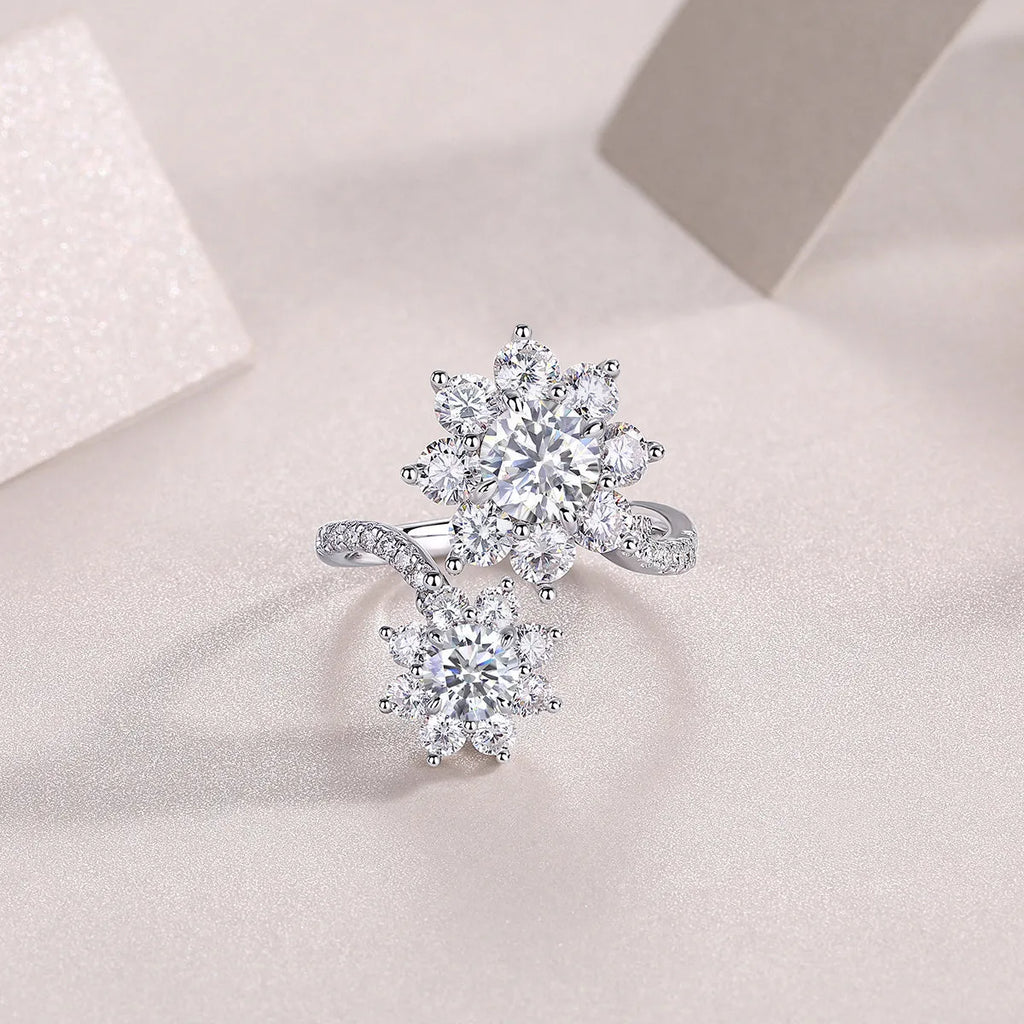Petal Morning Dew 1-carat moissanite wedding ring set with S925 silver platinum-plated band on white background