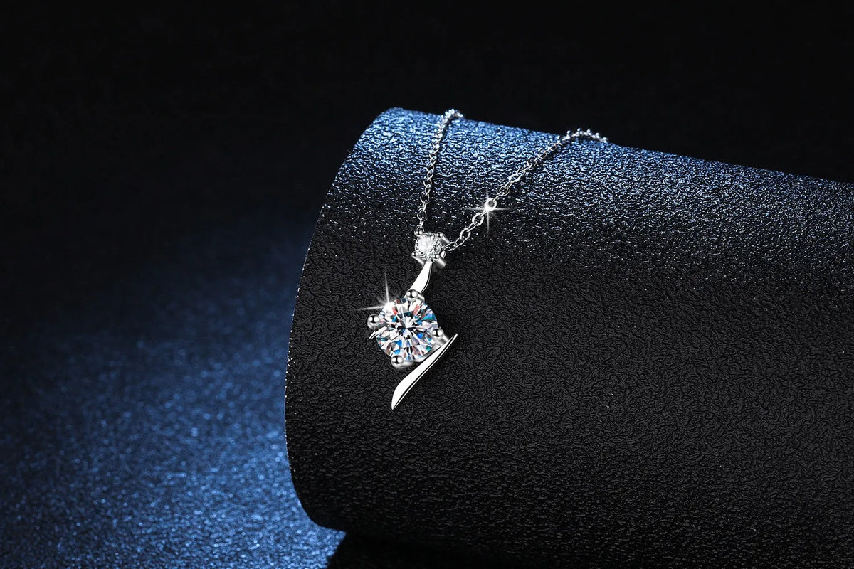 S925 sterling silver clavicle necklace with geometric lightning pendant and 1 carat moissanite or high carbon stone