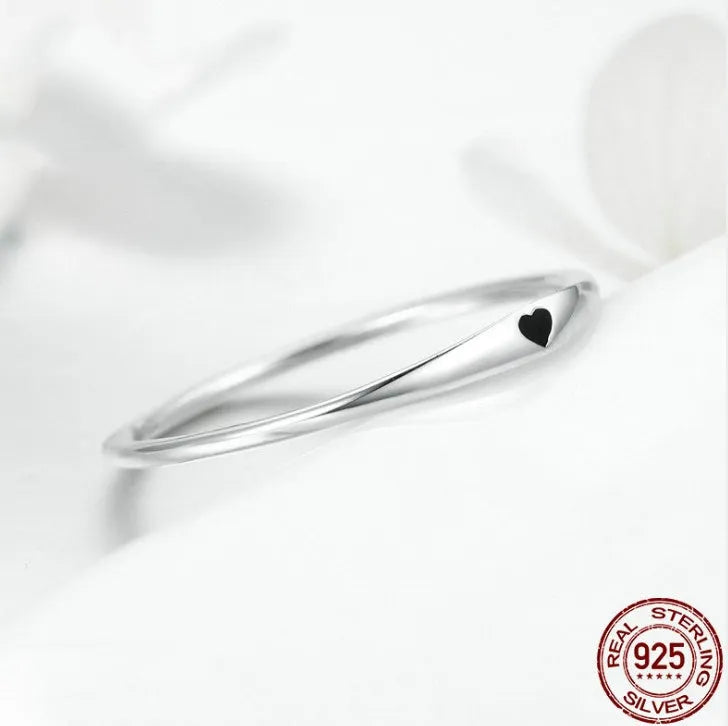 925 sterling silver round circle ring with heart engrave and enamel finish on white background
