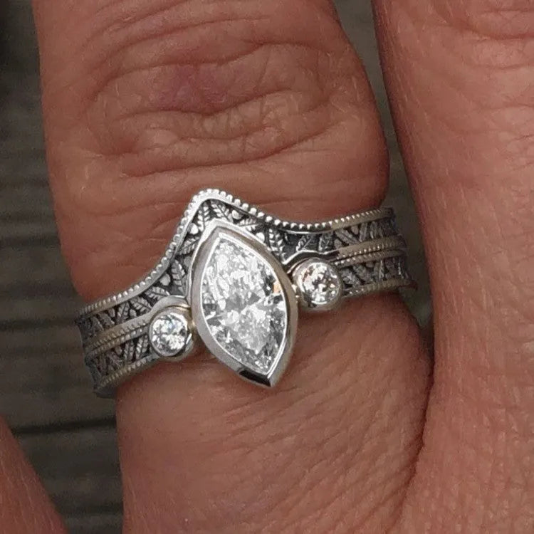 Women's antique silver geometric alloy ring, retro style, sizes 6 to 10