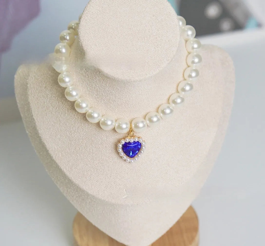 Decorative plastic alloy resin cat collar with pearl necklace design and love gem charm in selected colour