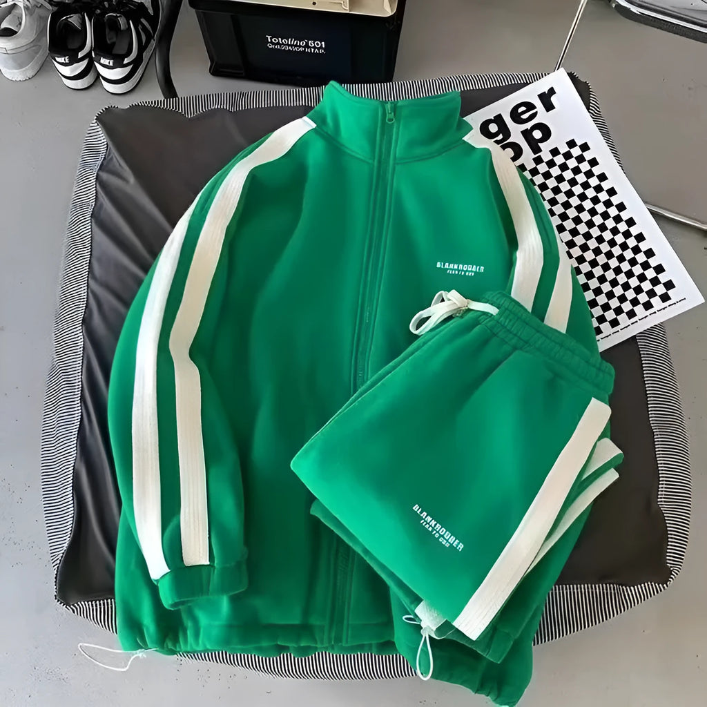 Casual sporty sweatshirt set with letter print and side pockets in green, available in sizes M to 3XL