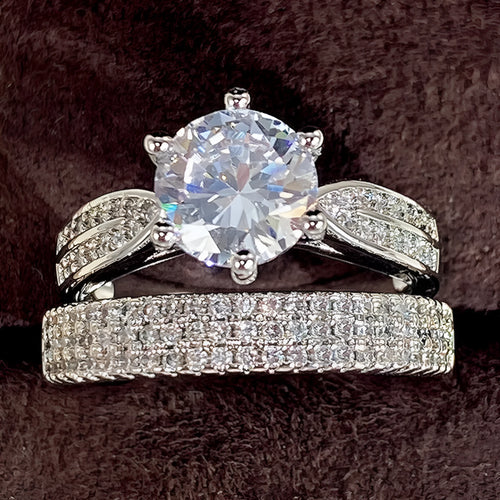 White gold colour geometric wedding ring bracelet with round elements on alloy base