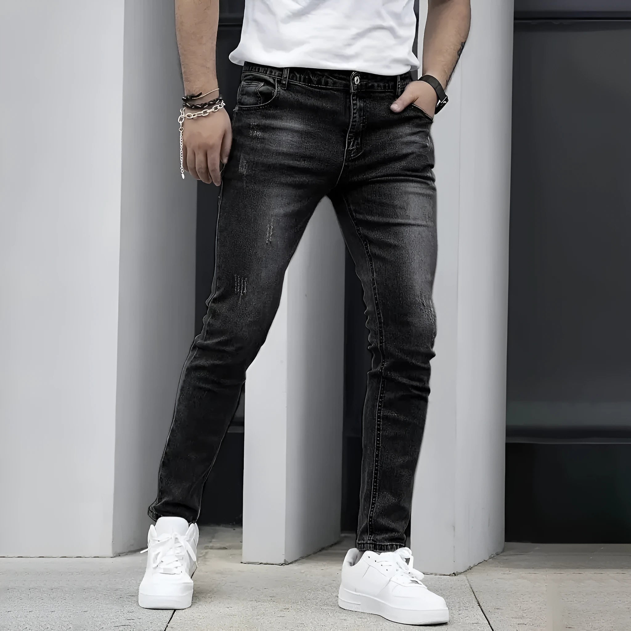 Men's straight-leg skinny jeans in black with high elasticity cotton fabric and zipper fly