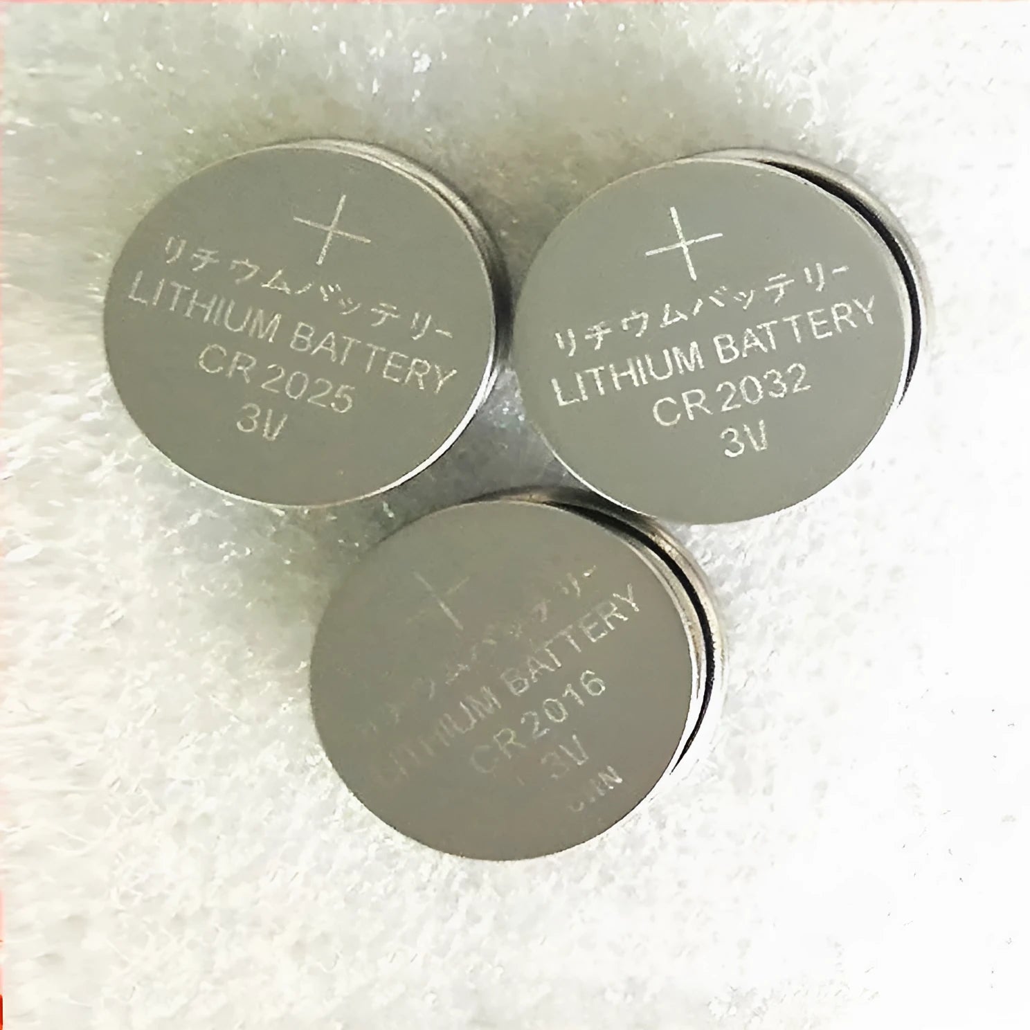 CR2032, CR2025 and CR2016 3 volt alkaline button batteries with 20mm diameter
