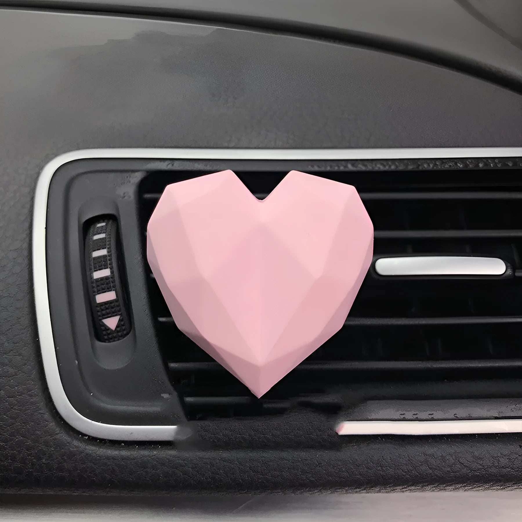 Car perfume aromatherapy air conditioning outlet clip diffuser with mineral stone in pink love colour and essential oil bottle