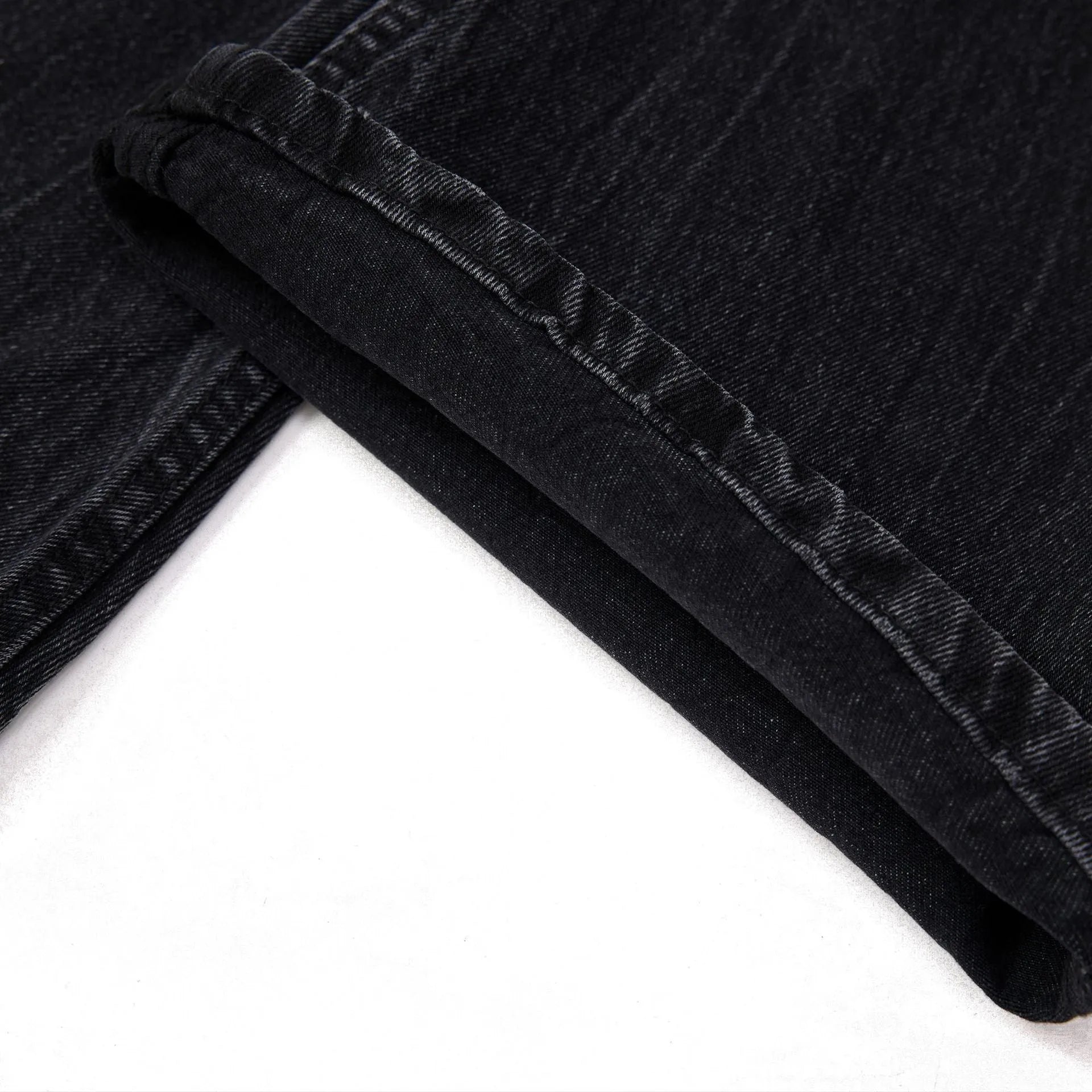 Men's black American washed straight-leg jeans with lightning crack pattern detail
