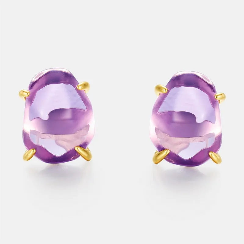 Natural powder amethyst stud earrings in 925 silver with four-claw setting and electroplated finish, one pair