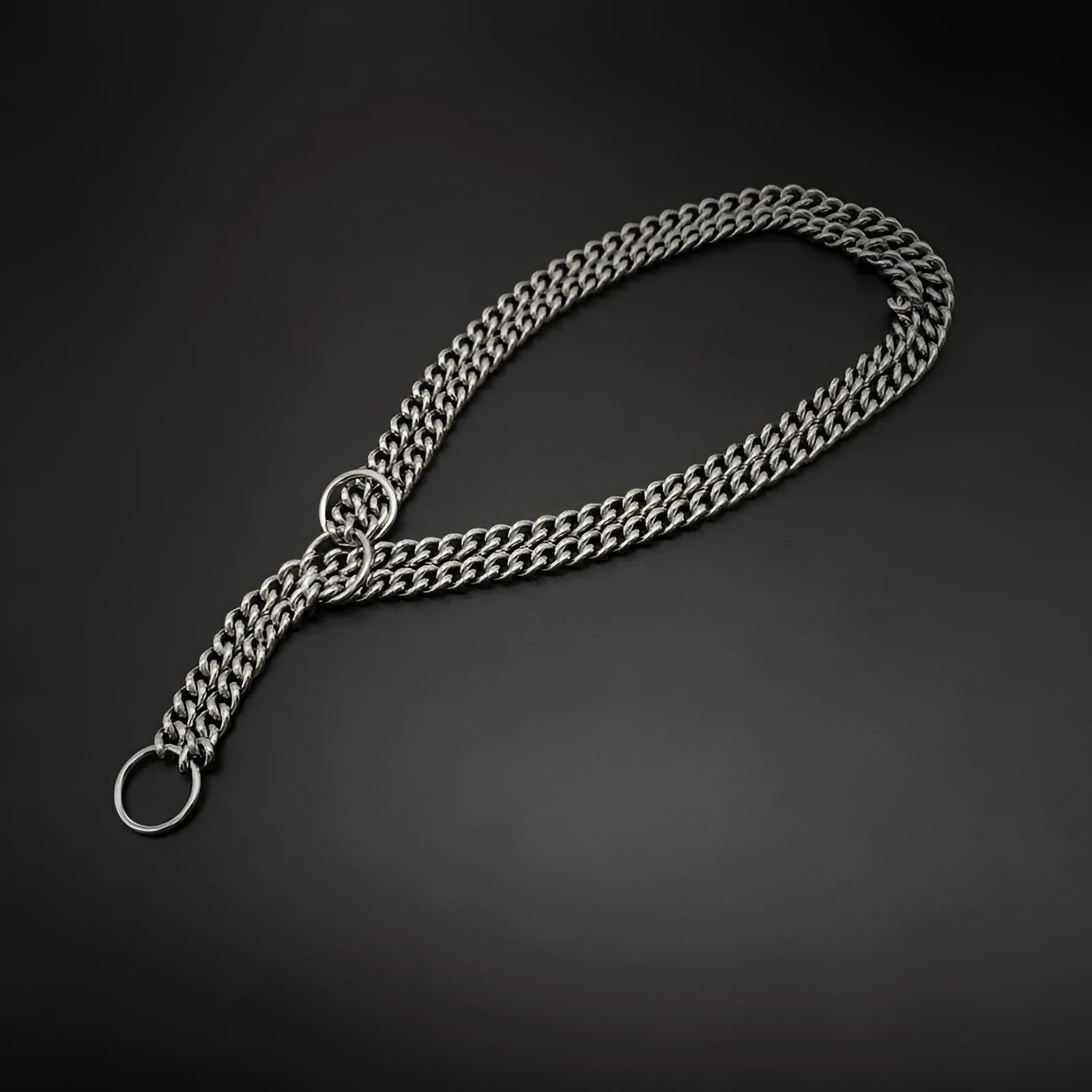 304 stainless steel explosion-proof pet collar in steel colour on plain background showing chain link structure