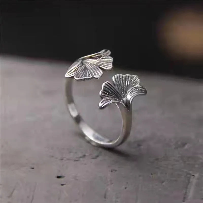 Vintage distressed ginkgo leaf ring in retro J02280 colour with copper base and adjustable open band