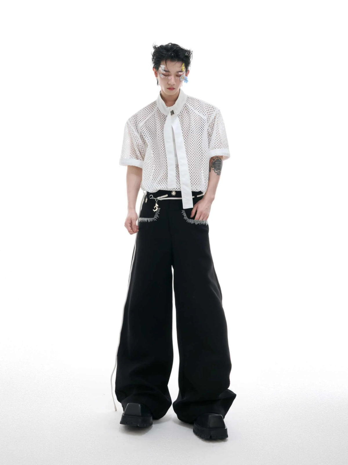 Men's loose short sleeve t-shirt with tie stitching and metal tassel, nylon spandex, black white blue, M L XL