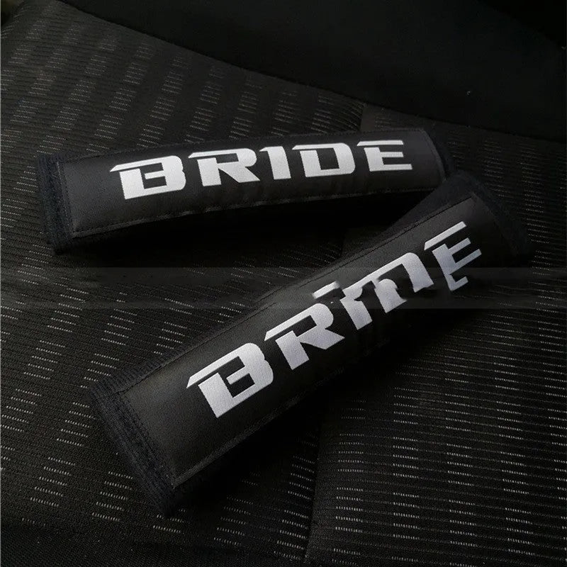 Car shoulder sleeve protection mat set in black, blue, or red colours showing sponge cloth embroidery weaving construction