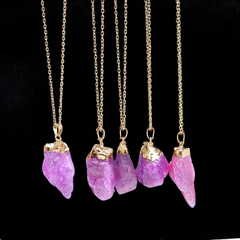 Crystal pendant necklace with natural stone and dyeing finish on adjustable chain