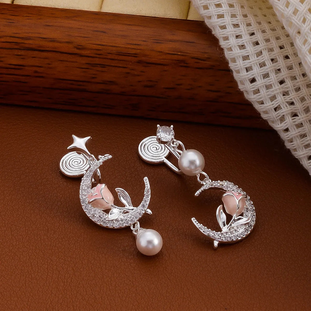 Gentle temperament rose flower earrings for women with imitation pearl and electroplated finish in SB0452 rose colour