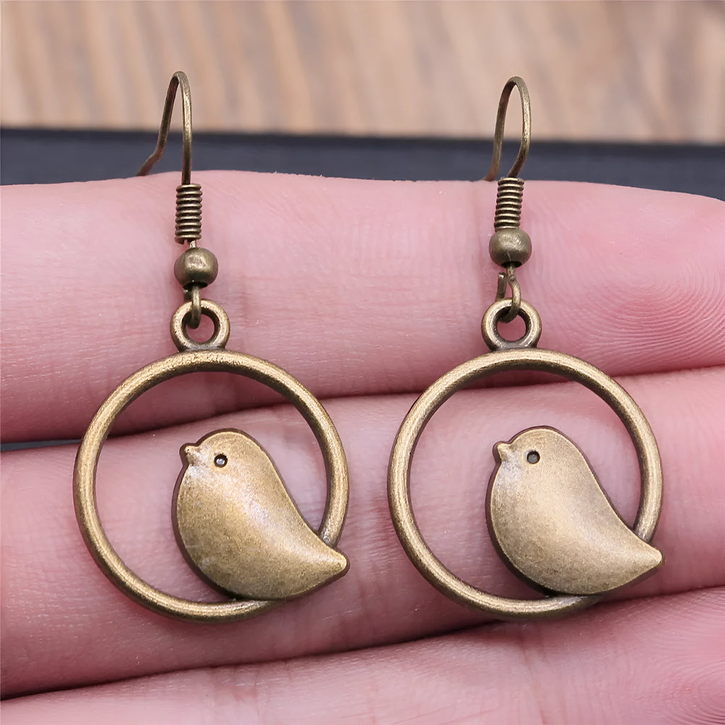 Handmade retro bird earrings in ancient silver or bronze with 20mm zinc alloy eardrops and iron ear hooks