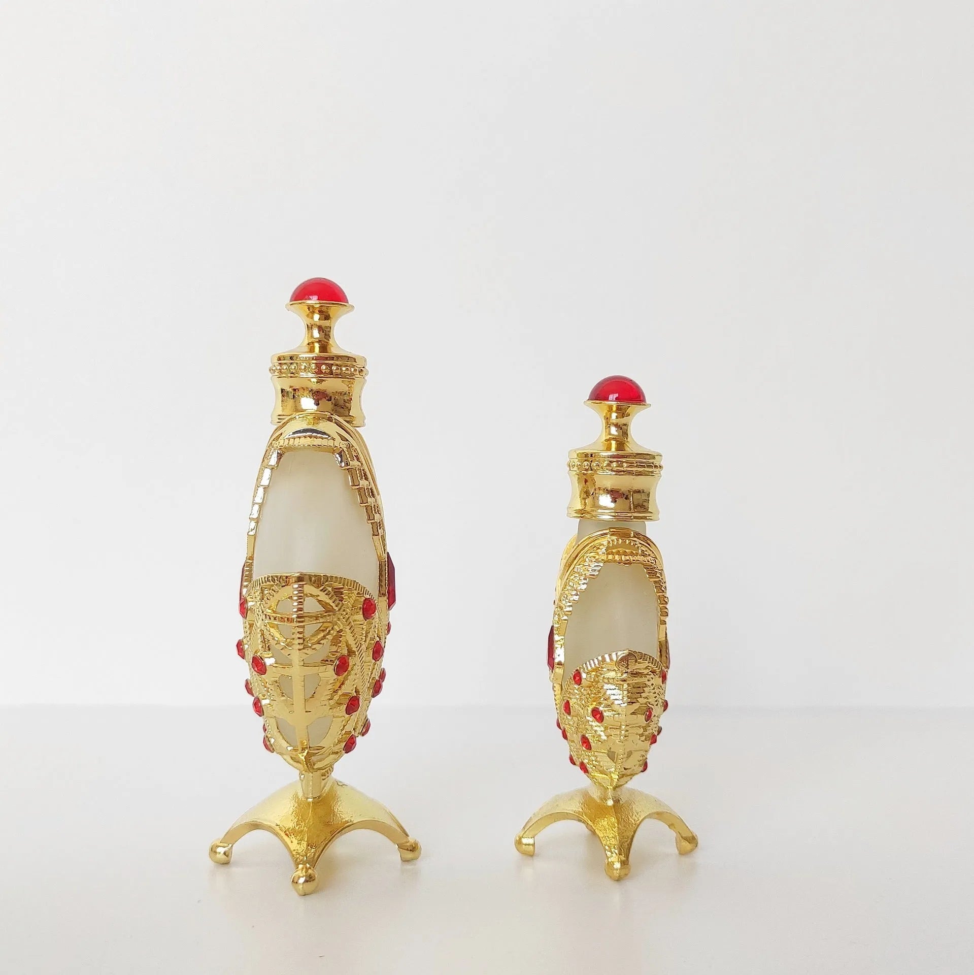 Concentrated perfume oil in decorative glass bottle, 12ml or 35ml, floral fragrance
