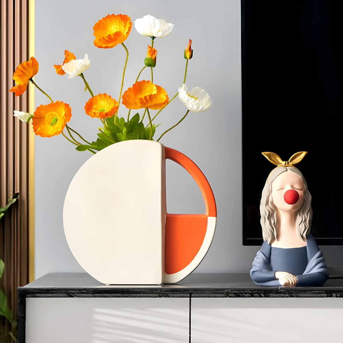 Modern ceramic vase in orange and white, 21.5x24x6cm with 10cm diameter, simple decorative style