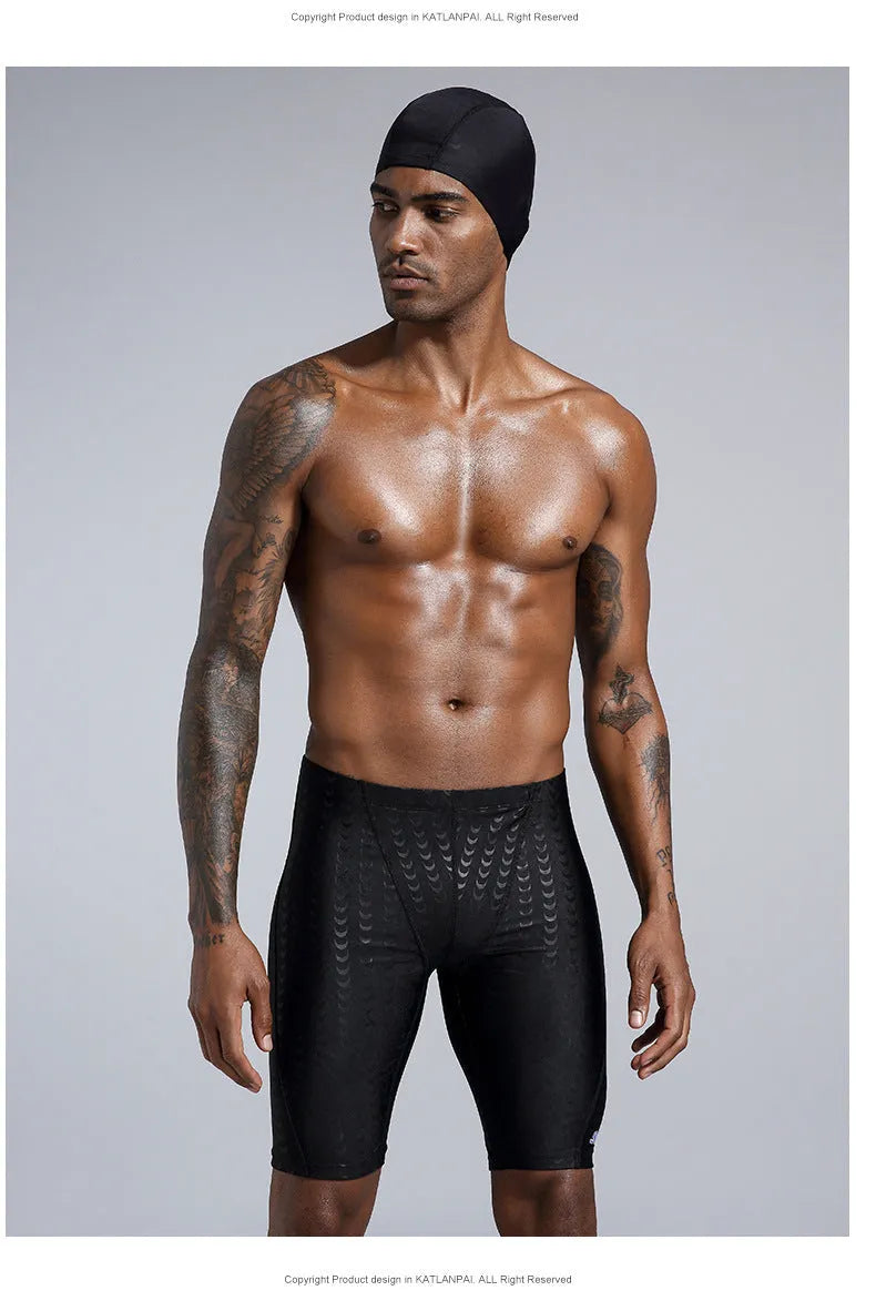 Men's solid colour polyester swimming trunks for swimming and beach activities